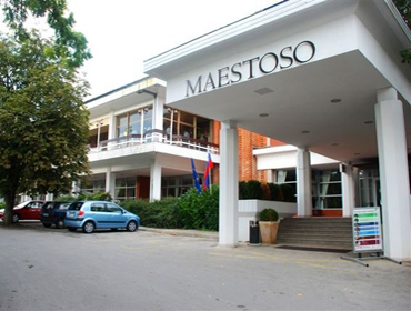 Come and stay at Lipica at the Maestoso-Dependance, book now!